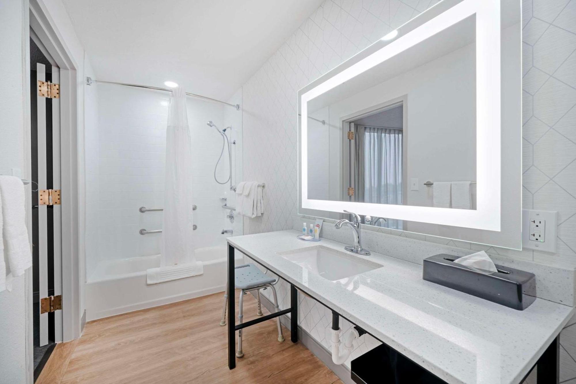 Comfort Hotel 2*